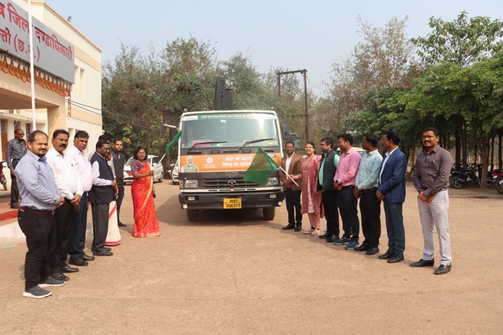 ACTION NUPUR-कलेक्टर नूपुर की कड़ी कार्रवाई, स्वास्थ्य कर्मचारी को किया निलंबित, जिले में एलईडी स्क्रीन वैन से मिलेगी सरकारी योजनाओं की जानकारी, कलेक्टर नूपुर ने किया महतारी वंदन योजना के कार्य का निरीक्षण kshititech