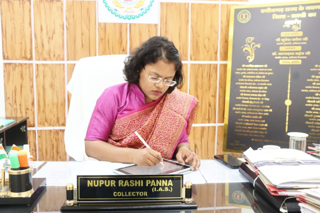 जिले की खबरें एक साथ- मुख्य चिकित्सा अधिकारी की उपस्थिति में खैरा में स्वस्थ जीवन शैली पर स्वास्थ्य शिविर का हुआ आयोजन, पीएम आवास एवं महतारी वंदन के लिए कलेक्टर का सख्त निर्देश- फील्ड में जाएं करें निरीक्षण, नहीं चलेगी लापरवाही, निर्माण संबंधी शिकायतें मिलने पर होगी अधिकारियों के खिलाफ कार्रवाई,दफ्तरों से बाहर निर्माण कार्यों का निरीक्षण करने की फुर्सत नहीं है अधिकारियों को, लोकसभा चुनाव को लेकर मतदाता सूची का अंतिम प्रकाशन, कलेक्टर की प्रेस वार्ता जिले की खबरें एक साथ- मुख्य चिकित्सा अधिकारी की उपस्थिति में खैरा में स्वस्थ जीवन शैली पर स्वास्थ्य शिविर का हुआ आयोजन, पीएम आवास एवं महतारी वंदन के लिए कलेक्टर का सख्त निर्देश- फील्ड में जाएं करें निरीक्षण, नहीं चलेगी लापरवाही, निर्माण संबंधी शिकायतें मिलने पर होगी अधिकारियों के खिलाफ कार्रवाई,दफ्तरों से बाहर निर्माण कार्यों का निरीक्षण करने की फुर्सत नहीं है अधिकारियों को, लोकसभा चुनाव को लेकर मतदाता सूची का अंतिम प्रकाशन, कलेक्टर की प्रेस वार्ता kshititech