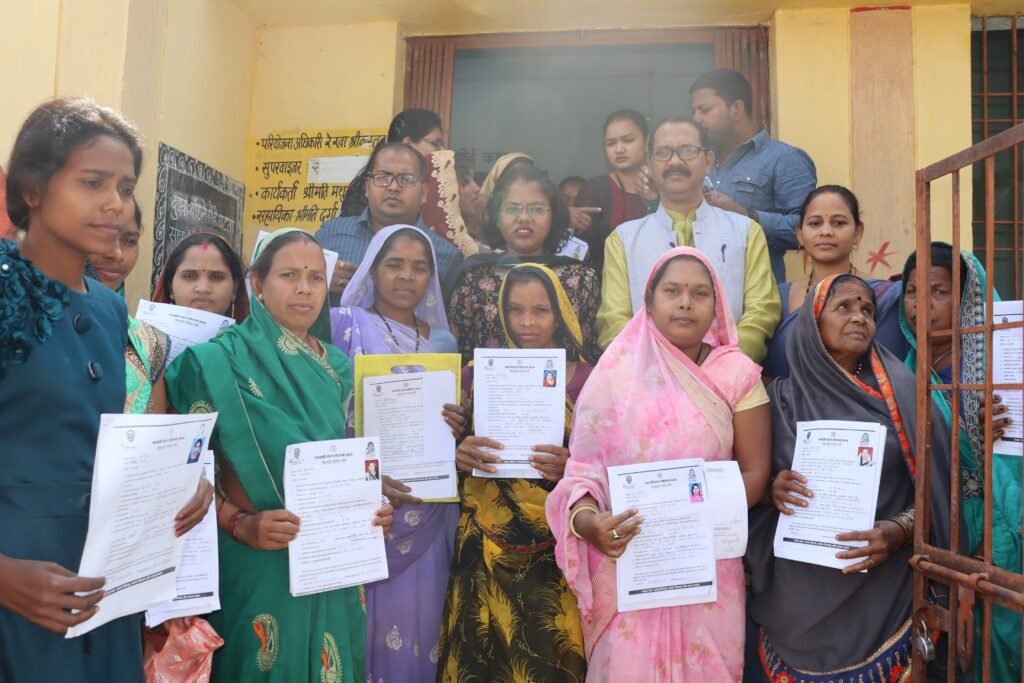 ACTION NUPUR-कलेक्टर नूपुर की कड़ी कार्रवाई, स्वास्थ्य कर्मचारी को किया निलंबित, जिले में एलईडी स्क्रीन वैन से मिलेगी सरकारी योजनाओं की जानकारी, कलेक्टर नूपुर ने किया महतारी वंदन योजना के कार्य का निरीक्षण kshititech