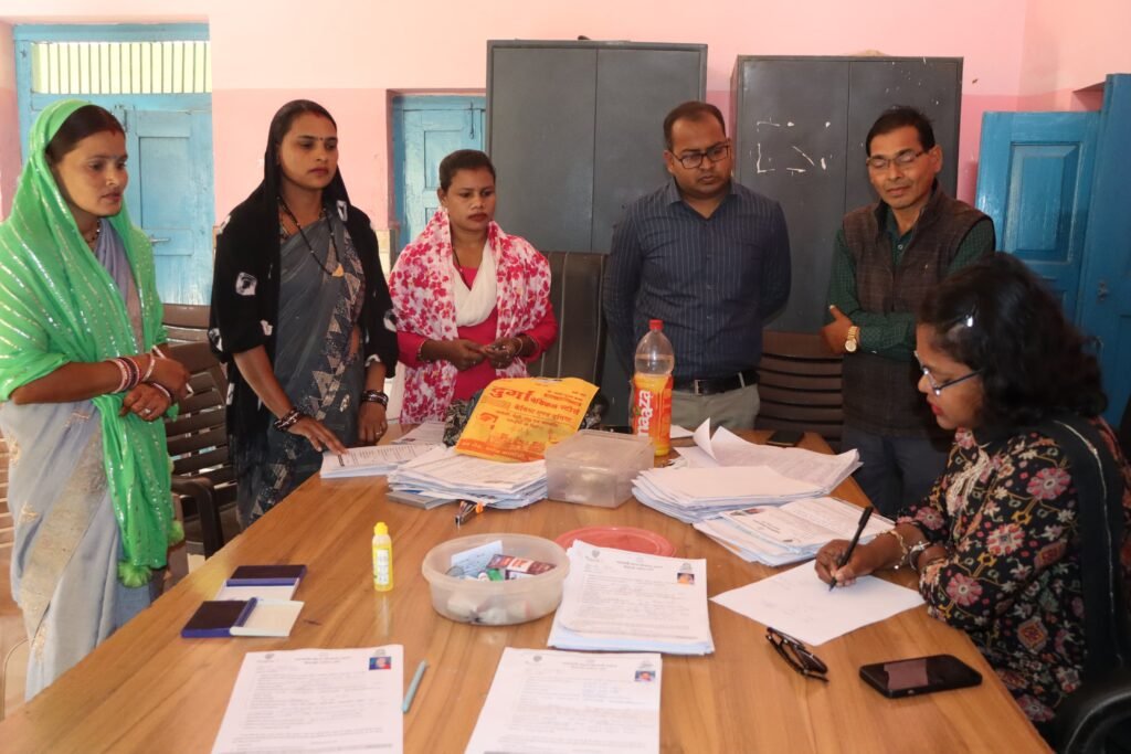 ACTION NUPUR-कलेक्टर नूपुर की कड़ी कार्रवाई, स्वास्थ्य कर्मचारी को किया निलंबित, जिले में एलईडी स्क्रीन वैन से मिलेगी सरकारी योजनाओं की जानकारी, कलेक्टर नूपुर ने किया महतारी वंदन योजना के कार्य का निरीक्षण kshititech