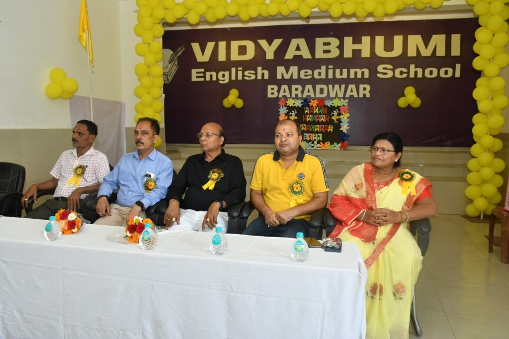 बाराद्वार के प्रतिष्ठित विद्या भूमि स्कूल में बसंत पंचमी पर सरस्वती पूजन सहित वार्षिक पुरस्कार वितरण का कार्यक्रम हुआ संपन्न, विद्यालय परिवार ने करी वेदवादिनी की आराधना, मुख्य अतिथि नगर पंचायत सीएमओ यादव ने कहा- प्रतिस्पर्धाओं के आयोजन से बच्चों की प्रतिभाओं को निखरने का मिलता है अवसर बाराद्वार के प्रतिष्ठित विद्या भूमि स्कूल में बसंत पंचमी पर सरस्वती पूजन सहित वार्षिक पुरस्कार वितरण का कार्यक्रम हुआ संपन्न, विद्यालय परिवार ने करी वेदवादिनी की आराधना, मुख्य अतिथि नगर पंचायत सीएमओ यादव ने कहा- प्रतिस्पर्धाओं के आयोजन से बच्चों की प्रतिभाओं को निखरने का मिलता है अवसर kshititech