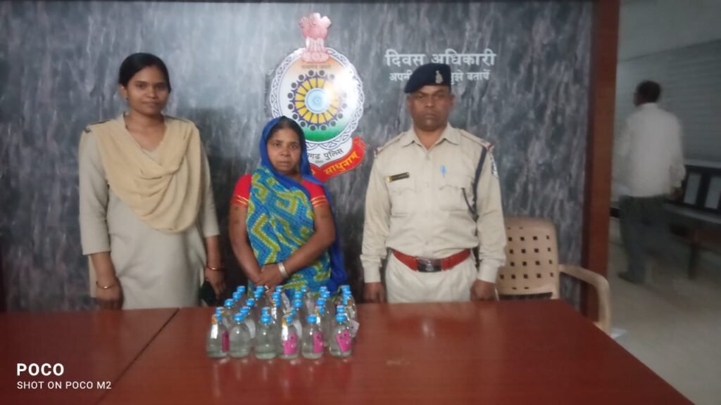 शक्ति जिले की पुलिस से जुड़ी खबरें एक साथ- गांजा बेचने वाला चढ़ा शक्ति पुलिस के हत्थे,शक्ति में होता है अवैध गांजे का बड़ा कारोबार,नगरदा थाना अंतर्गत पुलिस जनता संवाद कार्यक्रम का हुआ शुभारंभ, एसपी अंकिता के निर्देशन में पुलिस दिखा रही गजब की सक्रियता, सक्ति पुलिस ने किया अवैध शराब बेच रही महिला को गिरफ्तार kshititech