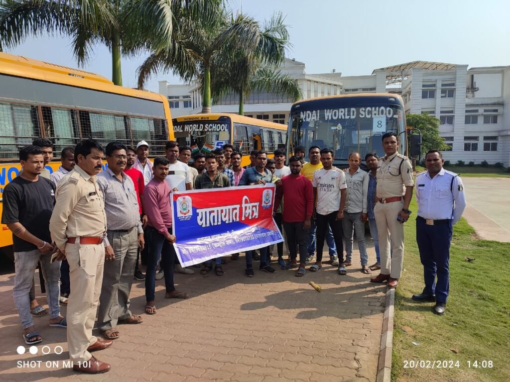 शक्ति पुलिस ने की अवैध शराब विक्रेता पर कार्रवाई, जिले के पुलिस यातायात प्रभारी ने चलाया जागरूकता अभियान, पुलिस ने करी कोलाहल नियंत्रण कानून का उल्लंघन करने वाले अखराभाटा में डीजे संचालक के खिलाफ बाराद्वार पुलिस ने जब्त की 100 लीटर ₹10000 कीमत की अवैध कच्ची शराब,सक्ति जिला पुलिस की खबरें एक साथ kshititech