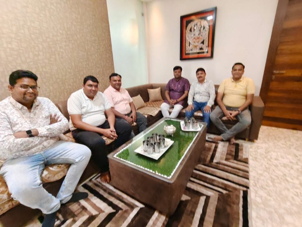 डॉक्टर बनी मेधावी सौम्या बिटिया का सम्मान करने पहुंचे मारवाड़ी युवा मंच एवं अखिल भारतीय अग्रवाल सम्मेलन के पदाधिकारी, डीएम सेल्स के संचालक रितेश अग्रवाल को दी बधाई, शक्ति के प्रतिष्ठित डीएम परिवार से दूसरी डॉक्टर बनी है सौम्या, प्रतिष्ठित चिकित्सक डॉ राजेश अग्रवाल ने दी डी एम परिवार को बधाई डॉक्टर बनी मेधावी सौम्या बिटिया का सम्मान करने पहुंचे मारवाड़ी युवा मंच एवं अखिल भारतीय अग्रवाल सम्मेलन के पदाधिकारी, डीएम सेल्स के संचालक रितेश अग्रवाल को दी बधाई, शक्ति के प्रतिष्ठित डीएम परिवार से दूसरी डॉक्टर बनी है सौम्या, प्रतिष्ठित चिकित्सक डॉ राजेश अग्रवाल ने दी डी एम परिवार को बधाई kshititech