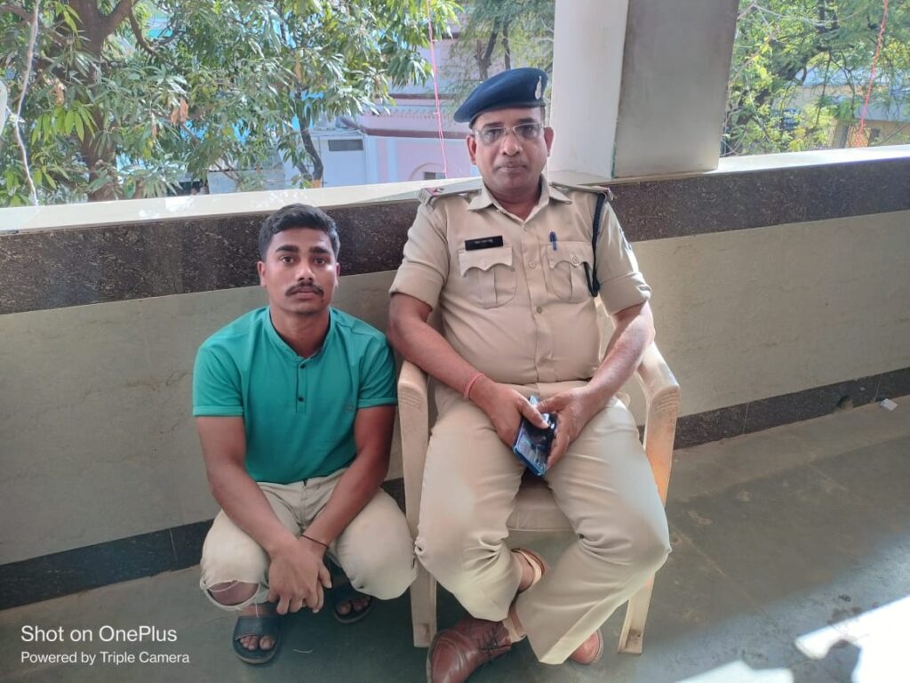मिशन शराब-शक्ति-मालखरौदा पुलिस की अवैध शराब विक्रेताओं पर ताड बतोड़ कार्रवाई, एसपी अंकिता शर्मा के निर्देशन में पुलिस सक्रिय, सभी थाना प्रभारी जुटे शराब के प्रकरण बनाने में मिशन शराब-शक्ति-मालखरौदा पुलिस की अवैध शराब विक्रेताओं पर ताड बतोड़ कार्रवाई, एसपी अंकिता शर्मा के निर्देशन में पुलिस सक्रिय, सभी थाना प्रभारी जुटे शराब के प्रकरण बनाने में kshititech