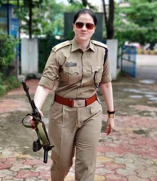 2018 बैच की आईपीएस अंकिता शर्मा ने संभाला शक्ति जिले के पुलिस अधीक्षक का पदभार, युवाओं को प्रतियोगी परीक्षाओं में प्रोत्साहित करने की दिशा में भी अंकिता करती है पहल, पूरे प्रदेश में एक जांबाज पुलिस अधिकारी के रूप में पहचान है आईपीएस अंकिता की 2018 बैच की आईपीएस अंकिता शर्मा ने संभाला शक्ति जिले के पुलिस अधीक्षक का पदभार, युवाओं को प्रतियोगी परीक्षाओं में प्रोत्साहित करने की दिशा में भी अंकिता करती है पहल, पूरे प्रदेश में एक जांबाज पुलिस अधिकारी के रूप में पहचान है आईपीएस अंकिता की kshititech