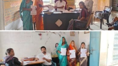 गांव गांव में महतारी वंदन-शक्ति विकासखंड के ग्राम पंचायत जाजंग, नवापारा खुर्द,टोहिलाडीह में भरवाये गए महतारी वंदन योजना के फॉर्म, ग्राम पंचायत सचिव नितेश गबेल ने कहा- शासन की योजना के क्रियान्वयन हेतु पंचायत सक्रिय रूप से कर रही कार्य kshititech