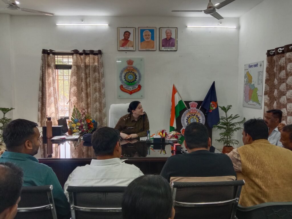 शक्ति में नहीं चलने दूंगी अब अवैध कारोबार- शक्ति जिले में सट्टे,जुए, अवैध शराब पर अंकुश लगाना एवं ट्रैफिक नियंत्रण हमारी प्राथमिकता, महिलाओं की सुरक्षा के लिए पुलिस चलाएगी विशेष अभियान-आईपीएस अंकिता शर्मा,नव पदस्थ एसपी ने कहा पीड़ितों की रिपोर्ट दर्ज करने में आना कानी करने वाले पुलिस अधिकारियों की तत्काल दे हमें सूचना kshititech