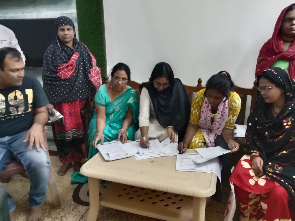 शहर के गुरुद्वारा वार्ड में पार्षद की सक्रियता से महिलाओं के भरवाए जा रहे महतारी वंदन योजना के फॉर्म, पार्षद रजनी संजय रामचंद्र ने कहा- प्रदेश की भाजपा सरकार की महत्वाकांक्षी योजना हैं महतारी वंदन, पूर्व नगर पालिका अध्यक्ष संजय रामचंद्र ने कहा- भाजपा जो कहती है वह करके दिखाती है शहर के गुरुद्वारा वार्ड में पार्षद की सक्रियता से महिलाओं के भरवाए जा रहे महतारी वंदन योजना के फॉर्म, पार्षद रजनी संजय रामचंद्र ने कहा- प्रदेश की भाजपा सरकार की महत्वाकांक्षी योजना हैं महतारी वंदन, पूर्व नगर पालिका अध्यक्ष संजय रामचंद्र ने कहा- भाजपा जो कहती है वह करके दिखाती है kshititech