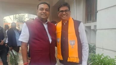 बजट पर अमर सुल्तानिया से चर्चा- मोदी की गांरटी और अमृत काल के नींव का बजट हुआ पेश, गरीब, युवा, किसान और महिला वर्ग को आर्थिक विकास के केन्द्र में रखा गया - अमर सुल्तानिया, अमर ने कहा- सरकार ने जांजगीर चांपा जिले में नई औद्योगिक नीतियों में विस्तार का लिया है निर्णय kshititech