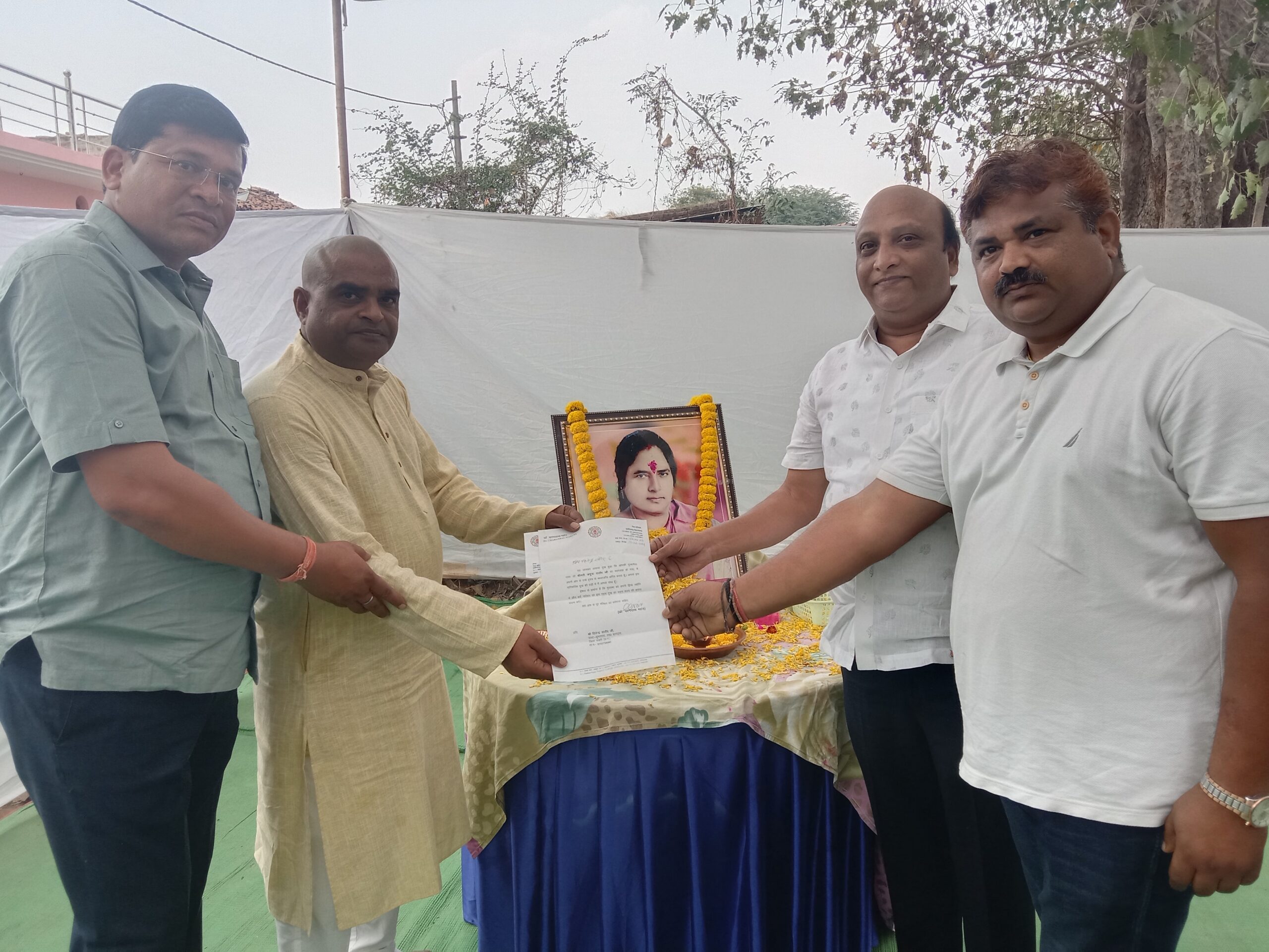 छत्तीसगढ़ विधानसभा के नेता प्रतिपक्ष महंत ने डुमरपारा निवासी श्रीमती जमुना राठौर एवम शिक्षक कृष्ण कुमार सिंह के निधन पर दी श्रद्धांजलि, जल संसाधन विभाग के कार्यपालन अभियंता हितेंद्र राठौर की पूज्य माताजी थी श्रीमती जमुना राठौर छत्तीसगढ़ विधानसभा के नेता प्रतिपक्ष महंत ने डुमरपारा निवासी श्रीमती जमुना राठौर एवम शिक्षक कृष्ण कुमार सिंह के निधन पर दी श्रद्धांजलि, जल संसाधन विभाग के कार्यपालन अभियंता हितेंद्र राठौर की पूज्य माताजी थी श्रीमती जमुना राठौर kshititech