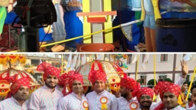 माता परमेश्वरी की ऐतिहासिक शोभायात्रा- शक्ति के देवांगन युवा संगठन ने मनाया कुलदेवी माता परमेश्वरी देवी का भव्य महोत्सव,शहर में निकली शोभा यात्रा का जगह-जगह हुआ आत्मीय स्वागत, देवांगन युवा संगठन ने दिया पर्यावरण संरक्षण एवं पानी बचाओ का संदेश, शोभायात्रा में पहुंचे छत्तीसगढ़ के प्रसिद्ध भजन गायक देवेश शर्मा kshititech