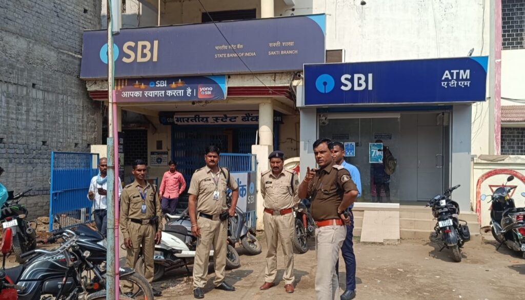 महतो सुधारेंगे शक्ति शहर सहित जिले की यातायात व्यवस्था, एसपी अंकिता के निर्देश पर बैंकों एवं सरकारी दफ्तरों के प्रमुखों के साथ बैठक की यातायात प्रभारी महतो ने, आए दिन शहर की सड़कों पर लगता है बढ़ा जाम, शहर में चला यातायात जागरूकता अभियान, दबंग यातायात प्रभारी की करी है पुलिस मुखिया ने नियुक्ति,महतो ने कहा-सड़कों पर वाहन खड़ा न करने दी जा रही समझाइश,बाद में की जाएगी चालानी कारवाई महतो सुधारेंगे शक्ति शहर सहित जिले की यातायात व्यवस्था, एसपी अंकिता के निर्देश पर बैंकों एवं सरकारी दफ्तरों के प्रमुखों के साथ बैठक की यातायात प्रभारी महतो ने, आए दिन शहर की सड़कों पर लगता है बढ़ा जाम, शहर में चला यातायात जागरूकता अभियान, दबंग यातायात प्रभारी की करी है पुलिस मुखिया ने नियुक्ति,महतो ने कहा-सड़कों पर वाहन खड़ा न करने दी जा रही समझाइश,बाद में की जाएगी चालानी कारवाई kshititech