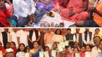 शक्ति में हुआ विकसित भारत- विकसित छत्तीसगढ़ के तहत कार्यक्रम, कलेक्टर नूपुर ने कहा- केंद्र एवं राज्य सरकार की योजनाओं का लाभ देना ही इस कार्यक्रम का मुख्य उद्देश्य, पूर्व विधायक खिलावन ने कहा- मोदी जी भारत को विकसित राष्ट्र बनाने के संकल्प के साथ कर रहे कार्य, कलेक्टर नूपुर की मौजूदगी में 10 पीएम आवास का हुआ भूमि पूजन kshititech