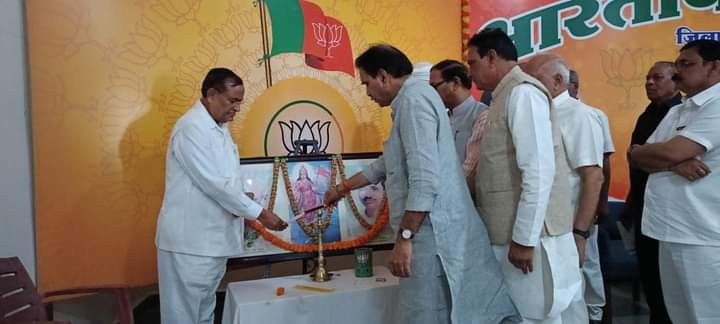 भाजपा की बैठक में लोकसभा चुनाव को लेकर वन टु वन चर्चा की प्रभारी गौरीशंकर अग्रवाल ने, जांजगीर-चांपा लोकसभा को लेकर भाजपा कर रही है कड़ी मेहनत, क्लस्टर प्रभारी राजेश मूणत ने कहा- लोकसभा का चुनाव हम सभी के लिए अहम, 400 सीटे जीतने का लक्ष्य है आपके कंधों पर भाजपा की बैठक में लोकसभा चुनाव को लेकर वन टु वन चर्चा की प्रभारी गौरीशंकर अग्रवाल ने, जांजगीर-चांपा लोकसभा को लेकर भाजपा कर रही है कड़ी मेहनत, क्लस्टर प्रभारी राजेश मूणत ने कहा- लोकसभा का चुनाव हम सभी के लिए अहम, 400 सीटे जीतने का लक्ष्य है आपके कंधों पर kshititech