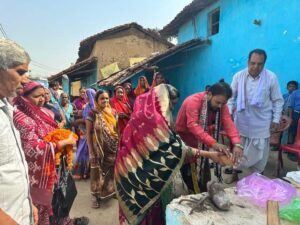 महिला प्रत्याशी होने का कमलेश को मिल रहा लाभ, महिला मतदाताएं कह रही चुनेंगे अपने गांव की बेटी को- भाजपा प्रत्याशी के जनसंपर्क अभियान में ग्रामीणों में दिखा उत्साह, महिलाओं ने कहा- मोदी सरकार ने हमें दी है गारंटी, हम भी फिर से पीएम चुनेंगे मोदी को, 15 मार्च को कमलेश जांगड़े ने किया शक्ति विधानसभा में सघन जनसंपर्क महिला प्रत्याशी होने का कमलेश को मिल रहा लाभ, महिला मतदाताएं कह रही चुनेंगे अपने गांव की बेटी को- भाजपा प्रत्याशी के जनसंपर्क अभियान में ग्रामीणों में दिखा उत्साह, महिलाओं ने कहा- मोदी सरकार ने हमें दी है गारंटी, हम भी फिर से पीएम चुनेंगे मोदी को, 15 मार्च को कमलेश जांगड़े ने किया शक्ति विधानसभा में सघन जनसंपर्क kshititech