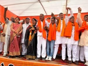 भाजपा प्रवेश की मची होड़-कांग्रेस के जनपद अध्यक्ष राजेश हो गए भाजपा के, 18 मार्च को सैकड़ो कांग्रेसियों ने किया भाजपा प्रवेश,राजा धर्मेंद्र बहादुर सिंह ने समर्थकों के साथ किया भाजपा प्रवेश तो वहीं शक्ति के नरेश अग्रवाल प्रिंस को ओपी चौधरी ने बनाया भाजपा का गमछा, नरेश को भाजपा अध्यक्ष किरण देव ने कहा- बहुत सुना है आपका नाम, आने वाले दिनों में कांग्रेस के और बड़े चेहरे हो सकते हैं भाजपा में शामिल kshititech