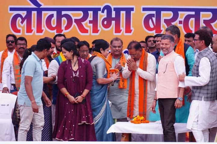 प्रदेश भाजपा अध्यक्ष के गृह नगर में जगदलपुर की कांग्रेस महापौर शफिरा साहू सहित पांच पार्षदों ने थामा भाजपा का दामन,CM विष्णु देव की उपस्थिति में हुआ भाजपा प्रवेश, जांजगीर प्रत्याशी कमलेश जांगड़े का चल रहा सघन जनसंपर्क कार्यक्रम,अकलतरा विधानसभा में पहुंची कमलेश प्रदेश भाजपा अध्यक्ष के गृह नगर में जगदलपुर की कांग्रेस महापौर शफिरा साहू सहित पांच पार्षदों ने थामा भाजपा का दामन,CM विष्णु देव की उपस्थिति में हुआ भाजपा प्रवेश, जांजगीर प्रत्याशी कमलेश जांगड़े का चल रहा सघन जनसंपर्क कार्यक्रम,अकलतरा विधानसभा में पहुंची कमलेश kshititech