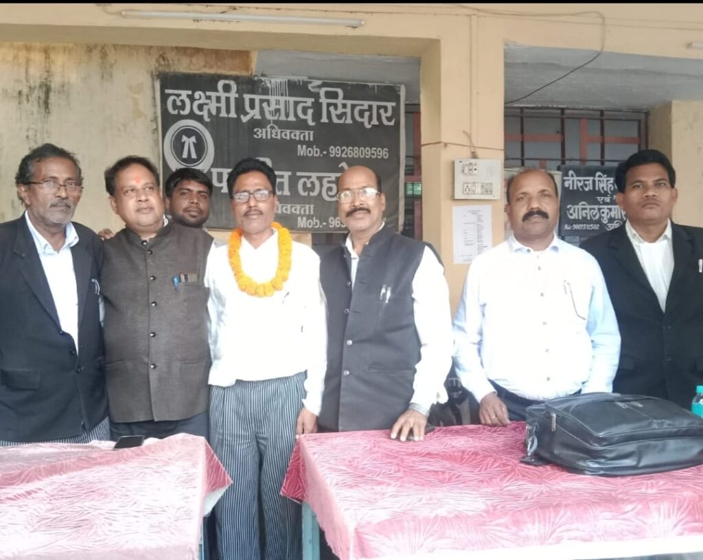 शक्ति के अधिवक्ता साथियों की एकजुटता से हुआ ऐतिहासिक निर्णय- अधिवक्ता संघ शक्ति के निर्विरोध अध्यक्ष चुने गए सीनियर एडवोकेट नरेश सेवक, पहली बार जिला अधिवक्ता सिंह शक्ति के सभी पदों पर हुआ निर्विरोध निर्वाचन शक्ति के अधिवक्ता साथियों की एकजुटता से हुआ ऐतिहासिक निर्णय- अधिवक्ता संघ शक्ति के निर्विरोध अध्यक्ष चुने गए सीनियर एडवोकेट नरेश सेवक, पहली बार जिला अधिवक्ता सिंह शक्ति के सभी पदों पर हुआ निर्विरोध निर्वाचन kshititech