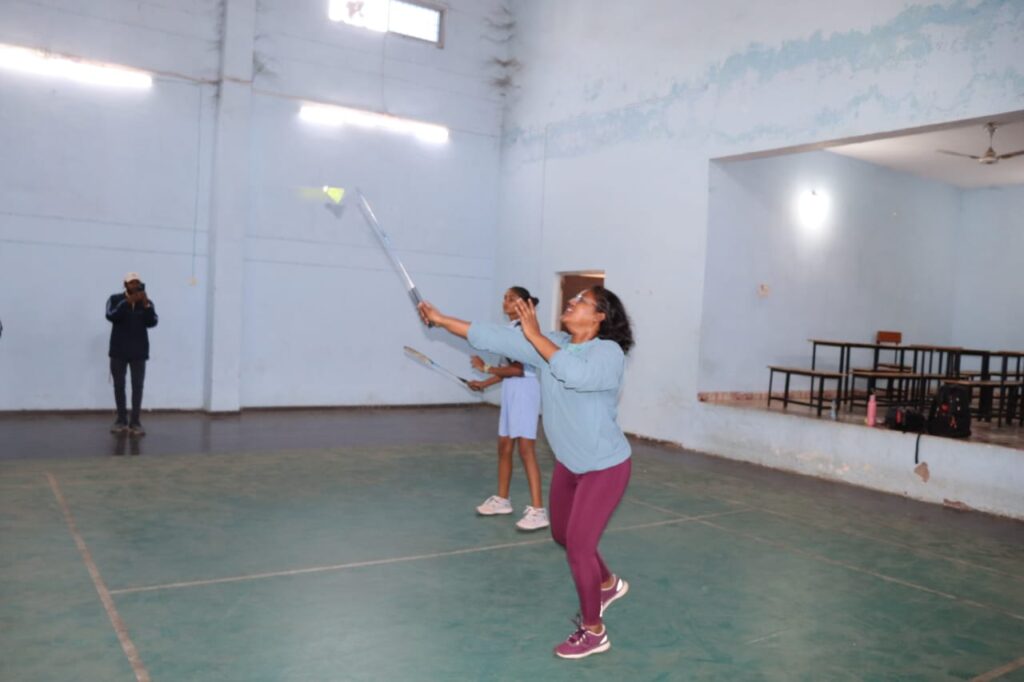 शक्ति में अंतर्राष्ट्रीय महिला दिवस पर साड़ी पहनकर महिलाओं ने किया खेल का उत्कृष्ट प्रदर्शन, शक्ति के नेहरू कॉलेज मैदान परिसर में हुआ जिला प्रशासन का आयोजन,कलेक्टर नूपुर ने किया महिलाओं का उत्साहवर्धन,खेलो में दिखाया महिलाओं ने उत्साह शक्ति में अंतर्राष्ट्रीय महिला दिवस पर साड़ी पहनकर महिलाओं ने किया खेल का उत्कृष्ट प्रदर्शन, शक्ति के नेहरू कॉलेज मैदान परिसर में हुआ जिला प्रशासन का आयोजन,कलेक्टर नूपुर ने किया महिलाओं का उत्साहवर्धन,खेलो में दिखाया महिलाओं ने उत्साह kshititech
