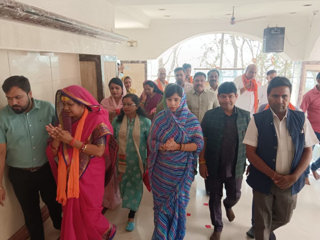जिला भाजपा से जुड़ी खबरें एक साथ- भाजपा प्रत्याशी जांगड़े ने करी चंद्रपुर से अपने प्रचार अभियान की शुरुआत, मां चंद्रहासिनी देवी का टेका मत्था,10 मार्च को करेगी क्षेत्र का भ्रमण,भाजपा नेता रामावतार अग्रवाल ने कहा- महतारी वंदन योजना भाजपा सरकार की महत्वपूर्ण योजना,रामावतार अग्रवाल ने कहा- 71 लाख महिलाओं को मिलेगा योजना का लाभ जिला भाजपा से जुड़ी खबरें एक साथ- भाजपा प्रत्याशी जांगड़े ने करी चंद्रपुर से अपने प्रचार अभियान की शुरुआत, मां चंद्रहासिनी देवी का टेका मत्था,10 मार्च को करेगी क्षेत्र का भ्रमण,भाजपा नेता रामावतार अग्रवाल ने कहा- महतारी वंदन योजना भाजपा सरकार की महत्वपूर्ण योजना,रामावतार अग्रवाल ने कहा- 71 लाख महिलाओं को मिलेगा योजना का लाभ kshititech