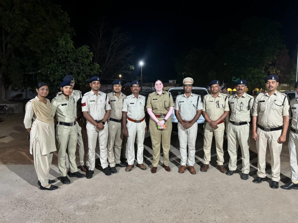 पुलिस कर्मचारियों का दुख- दर्द जाने मुखिया पहुंची उन तक- एसपी अंकिता शर्मा ने कहा अच्छा काम करोगे,तो होंगे सम्मानित,पुलिस थाना जैजैपुर का किया औचक निरीक्षण, पुलिस वालों की फरियाद सुनी मुखिया ने, अंकिता ने कहा -आम जनता के मन में पुलिस के प्रति विश्वास की भावना को और अधिक बने मजबूत पुलिस कर्मचारियों का दुख- दर्द जाने मुखिया पहुंची उन तक- एसपी अंकिता शर्मा ने कहा अच्छा काम करोगे,तो होंगे सम्मानित,पुलिस थाना जैजैपुर का किया औचक निरीक्षण, पुलिस वालों की फरियाद सुनी मुखिया ने, अंकिता ने कहा -आम जनता के मन में पुलिस के प्रति विश्वास की भावना को और अधिक बने मजबूत kshititech