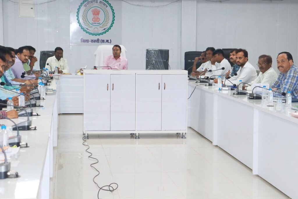 कलेक्टर नूपुर ने सौपी जिले की कमान नवनियुक्त कलेक्टर टोपनो को,पदभार देते नूपुर के चेहरे पर छाई रही उदासी, नए जिले को संवारने में अहम भूमिका निभाई थी नूपुर ने, नवनियुक्त कलेक्टर अमृत विकास ने जिले की आदि शक्ति मां चंद्रहासिनी देवी के दर्शन कर शुरुआत की अपने प्रशासनिक कार्यों की, शक्ति पहुंचकर लोकसभा चुनाव की तैयारीयो के लीअहम बैठक, कलेक्टर से मिलने वालों की लगी भीड़ कलेक्टर नूपुर ने सौपी जिले की कमान नवनियुक्त कलेक्टर टोपनो को,पदभार देते नूपुर के चेहरे पर छाई रही उदासी, नए जिले को संवारने में अहम भूमिका निभाई थी नूपुर ने, नवनियुक्त कलेक्टर अमृत विकास ने जिले की आदि शक्ति मां चंद्रहासिनी देवी के दर्शन कर शुरुआत की अपने प्रशासनिक कार्यों की, शक्ति पहुंचकर लोकसभा चुनाव की तैयारीयो के लीअहम बैठक, कलेक्टर से मिलने वालों की लगी भीड़ kshititech