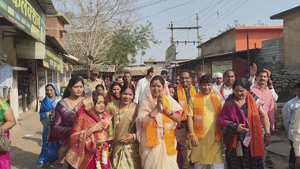 कमलेश का रोड शो-बिलाईगढ़-कसडोल विधानसभा में प्रभावशाली जनसंपर्क रहा भाजपा प्रत्याशी कमलेश जांगड़े का, कमलेश ने कहा- मोदी की गारंटी एवं विष्णु के सुशासन से होगा राज्य का तेजी से विकास, पूर्व विधायक खिलावन ने कहा- भाजपा सरकार बनते ही 70 लाख महिलाओं के खाते में पहुंची महतारी वंदन की राशि कमलेश का रोड शो-बिलाईगढ़-कसडोल विधानसभा में प्रभावशाली जनसंपर्क रहा भाजपा प्रत्याशी कमलेश जांगड़े का, कमलेश ने कहा- मोदी की गारंटी एवं विष्णु के सुशासन से होगा राज्य का तेजी से विकास, पूर्व विधायक खिलावन ने कहा- भाजपा सरकार बनते ही 70 लाख महिलाओं के खाते में पहुंची महतारी वंदन की राशि kshititech