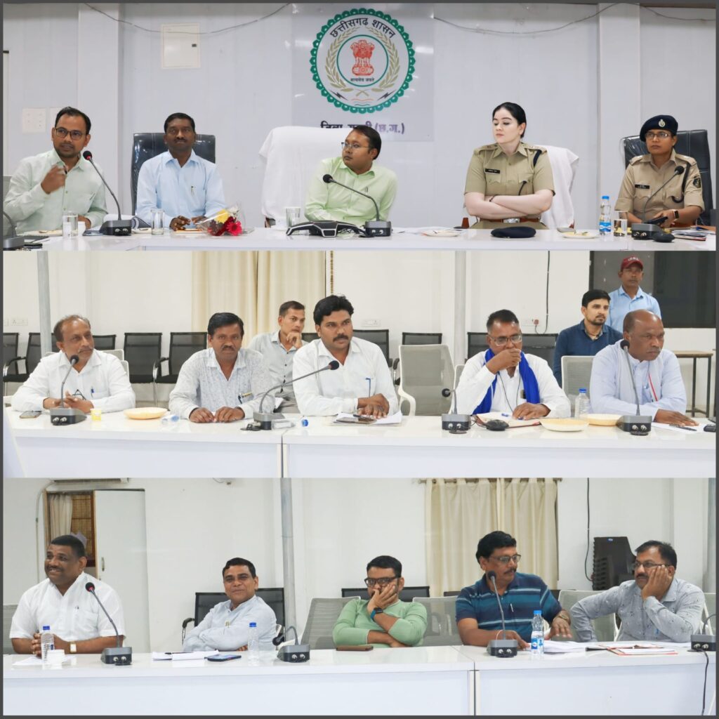 शक्ति कलेक्टर ने ली लोकसभा निर्वाचन को लेकर राजनैतिक दलों एवं मीडिया की बैठक, चुनाव को लेकर आचार संहिता की दी जानकारी, कलेक्टर टोपनो ने कहा- लोकसभा के चुनाव को शांतिपूर्ण ढंग से संपन्न करना हम सबकी जिम्मेदारी, आदर्श आचार संहिता का सभी करें पालन, 95 लाख की होंगी प्रत्याशी की अधिकतम खर्च सीमा, 12500 हजार रुपए में मिलेगा प्रत्याशियों को फॉर्म, आचार संहिता के उल्लंघन की शिकायत ऑडियो क्लिप से भी कर सकेंगे नागरिक, नामांकन दाखिला होगा जिला कलेक्ट्रेट कार्यालय जांजगीर में शक्ति कलेक्टर ने ली लोकसभा निर्वाचन को लेकर राजनैतिक दलों एवं मीडिया की बैठक, चुनाव को लेकर आचार संहिता की दी जानकारी, कलेक्टर टोपनो ने कहा- लोकसभा के चुनाव को शांतिपूर्ण ढंग से संपन्न करना हम सबकी जिम्मेदारी, आदर्श आचार संहिता का सभी करें पालन, 95 लाख की होंगी प्रत्याशी की अधिकतम खर्च सीमा, 12500 हजार रुपए में मिलेगा प्रत्याशियों को फॉर्म, आचार संहिता के उल्लंघन की शिकायत ऑडियो क्लिप से भी कर सकेंगे नागरिक, नामांकन दाखिला होगा जिला कलेक्ट्रेट कार्यालय जांजगीर में kshititech