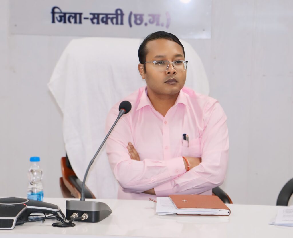 IAS कलेक्टर टोपनो की वन टू वन चर्चा- शक्ति जिले में लोकसभा चुनाव को लेकर सरकारी तैयारी शुरू, कलेक्टर अमृत विकास ने कहा- बिना किसी गलती के इलेक्शन मोड में सभी अधिकारी- कर्मचारी करें सजगता के साथ चुनावी कार्य, मतदान केदो में संपूर्ण व्यवस्थाएं हो दुरुस्त, चुनाव शांतिपूर्ण संपन्न कराने जिला प्रशासन सजग, जिले की समय सीमा बैठक सम्पन्न IAS कलेक्टर टोपनो की वन टू वन चर्चा- शक्ति जिले में लोकसभा चुनाव को लेकर सरकारी तैयारी शुरू, कलेक्टर अमृत विकास ने कहा- बिना किसी गलती के इलेक्शन मोड में सभी अधिकारी- कर्मचारी करें सजगता के साथ चुनावी कार्य, मतदान केदो में संपूर्ण व्यवस्थाएं हो दुरुस्त, चुनाव शांतिपूर्ण संपन्न कराने जिला प्रशासन सजग, जिले की समय सीमा बैठक सम्पन्न kshititech