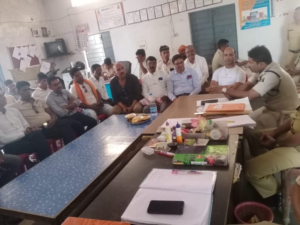 अड़भार शहर में होली पर्व को लेकर शांति समिति की बैठक संपन्न,पुलिस चौकी में आयोजित की गई बैठक, विधायक प्रतिनिधि ज्योतिष गर्ग ने कहा- होली का पर्व आपसी भाईचारा एवं सौहार्द का प्रतीक, चौकी प्रभारी ने कहा-असामाजिक तत्वों पर की जाएगी कार्रवाई, सरकारी संपत्ति को ना पहुंचाएं नुकसान, जिला पुलिस प्रशासन के निर्देशो से कराया गया गणमान्य नागरिकों का अवगत अड़भार शहर में होली पर्व को लेकर शांति समिति की बैठक संपन्न,पुलिस चौकी में आयोजित की गई बैठक, विधायक प्रतिनिधि ज्योतिष गर्ग ने कहा- होली का पर्व आपसी भाईचारा एवं सौहार्द का प्रतीक, चौकी प्रभारी ने कहा-असामाजिक तत्वों पर की जाएगी कार्रवाई, सरकारी संपत्ति को ना पहुंचाएं नुकसान, जिला पुलिस प्रशासन के निर्देशो से कराया गया गणमान्य नागरिकों का अवगत kshititech