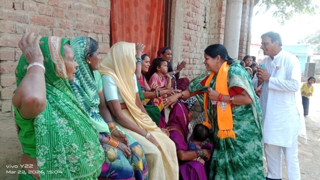 पामगढ़ पहुंची कमलेश की जनसंपर्क यात्रा- पूर्व विधायक डॉक्टर खिलावन साहू भी लगे हैं सघन प्रचार प्रसार में, कमलेश कह रही- मोदी जी को लाना है तीसरी बार, जांजगीर में खिलाना है फिर से कमल का फूल, 23 मार्च को बलौदा बाजार- भाटापारा जिले में हो रहा कमलेश का घर-घर संपर्क अभियान, चारों ओर गूंज रही मोदी की लहर,400 प्लस के सीटों के लक्ष्य को पार करने में जांजगीर चांपा लोकसभा की भी रहेगी अहम भूमिका kshititech