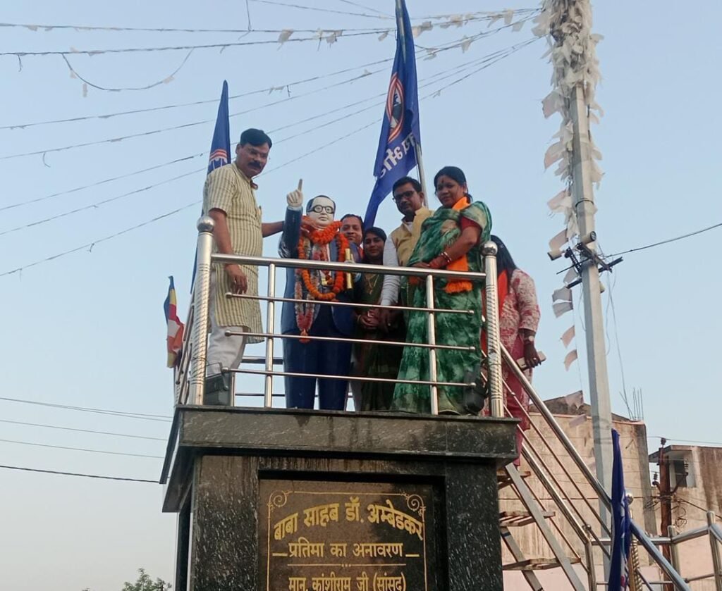 पामगढ़ पहुंची कमलेश की जनसंपर्क यात्रा- पूर्व विधायक डॉक्टर खिलावन साहू भी लगे हैं सघन प्रचार प्रसार में, कमलेश कह रही- मोदी जी को लाना है तीसरी बार, जांजगीर में खिलाना है फिर से कमल का फूल, 23 मार्च को बलौदा बाजार- भाटापारा जिले में हो रहा कमलेश का घर-घर संपर्क अभियान, चारों ओर गूंज रही मोदी की लहर,400 प्लस के सीटों के लक्ष्य को पार करने में जांजगीर चांपा लोकसभा की भी रहेगी अहम भूमिका kshititech