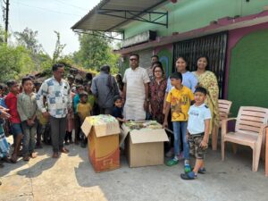 गरीब बच्चों के बीच खुशियां बांटने पहुंचे अमर सुल्तानिया एवं उनके परिवार- बनारी की सामाजिक संस्था हरि लीला ट्रस्ट की होली पर्व पर अनुकरणीय पहल- सबरिया डेरा के बच्चों को वितरित की होली की सामग्री एवं मिठाइयां, जन सेवक अमर सुल्तानिया ने कहा- गरीब बच्चों के बीच होली पर्व मना कर मिलती है आत्म संतुष्टि, हरि लीला ट्रस्ट का पूरा परिवार पहुंचा बच्चों के बीच, हरि लीला ट्रस्ट ने सेवा, रचनात्मक, धार्मिक एवं शिक्षा के क्षेत्र में बनाई है अपनी अलग पहचान गरीब बच्चों के बीच खुशियां बांटने पहुंचे अमर सुल्तानिया एवं उनके परिवार- बनारी की सामाजिक संस्था हरि लीला ट्रस्ट की होली पर्व पर अनुकरणीय पहल- सबरिया डेरा के बच्चों को वितरित की होली की सामग्री एवं मिठाइयां, जन सेवक अमर सुल्तानिया ने कहा- गरीब बच्चों के बीच होली पर्व मना कर मिलती है आत्म संतुष्टि, हरि लीला ट्रस्ट का पूरा परिवार पहुंचा बच्चों के बीच, हरि लीला ट्रस्ट ने सेवा, रचनात्मक, धार्मिक एवं शिक्षा के क्षेत्र में बनाई है अपनी अलग पहचान kshititech