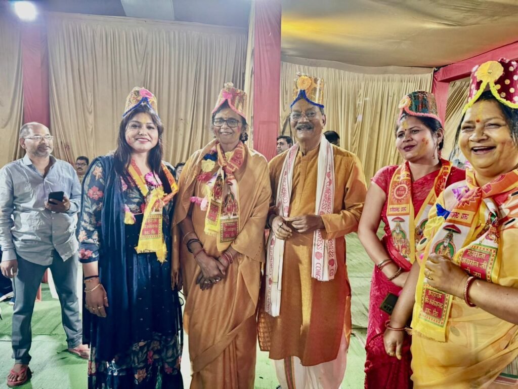 गेवाडीन दंपति पहुंचे कोरबा सांसद ज्योत्सना महंत के होली मिलन समारोह में, नेता प्रतिपक्ष महंत भी रहे मौजूद, शक्ति विधानसभा क्षेत्र से अनेकों कांग्रेस कार्यकर्ता भी हुए शामिल, नरेश- रीना ने सांसद ज्योत्सना को गुलाल लगा कर दी होली की बधाई, रीना ने कहा- कोरबा संसदीय सीट पर दोबारा सांसद बनेगी ज्योत्सना दीदी kshititech
