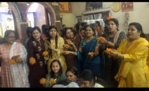 खरसिया की गायत्री शक्तिपीठ में फूलों की होली से मना होली मिलन समारोह, मुख्य ट्रस्टी सुरेश कबूलपुरिया ने कहा- सभी सदस्यों के सहयोग से मंदिर प्रबंधन की व्यवस्था में हो रहा विस्तार, नवरात्रि पर्व पर होगा बड़ा धार्मिक आयोजन,तीन-तीन देवियां विराजमान है शक्तिपीठ परिसर में खरसिया की गायत्री शक्तिपीठ में फूलों की होली से मना होली मिलन समारोह, मुख्य ट्रस्टी सुरेश कबूलपुरिया ने कहा- सभी सदस्यों के सहयोग से मंदिर प्रबंधन की व्यवस्था में हो रहा विस्तार, नवरात्रि पर्व पर होगा बड़ा धार्मिक आयोजन,तीन-तीन देवियां विराजमान है शक्तिपीठ परिसर में kshititech