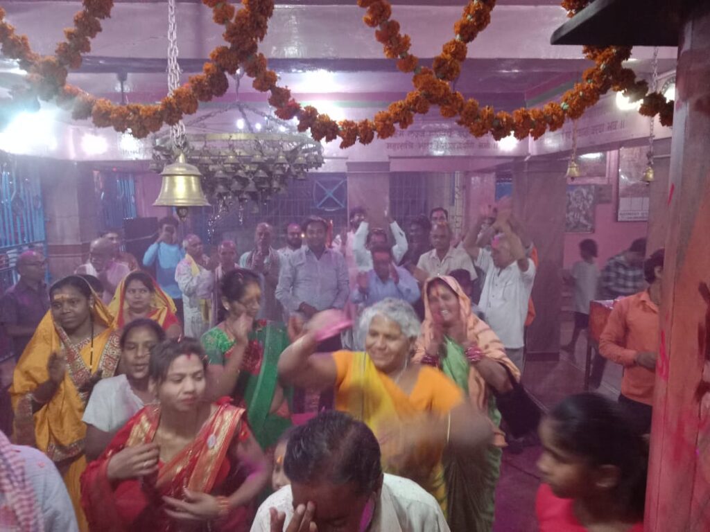 हनुमान जी का सुंदरकांड पाठ- शक्ति के महामाया मंदिर में होली पर्व की पूर्व संध्या पर हुआ श्री रामचंद्र जी की रामायण एवं सुंदरकांड पाठ का आयोजन, सामाजिक कार्यकर्ता देवेंद्र सोनी ने दी जानकारी, कार्यक्रम में पहुंचे राम भक्त एवं हनुमान जी की भी हुई आराधना हनुमान जी का सुंदरकांड पाठ- शक्ति के महामाया मंदिर में होली पर्व की पूर्व संध्या पर हुआ श्री रामचंद्र जी की रामायण एवं सुंदरकांड पाठ का आयोजन, सामाजिक कार्यकर्ता देवेंद्र सोनी ने दी जानकारी, कार्यक्रम में पहुंचे राम भक्त एवं हनुमान जी की भी हुई आराधना kshititech