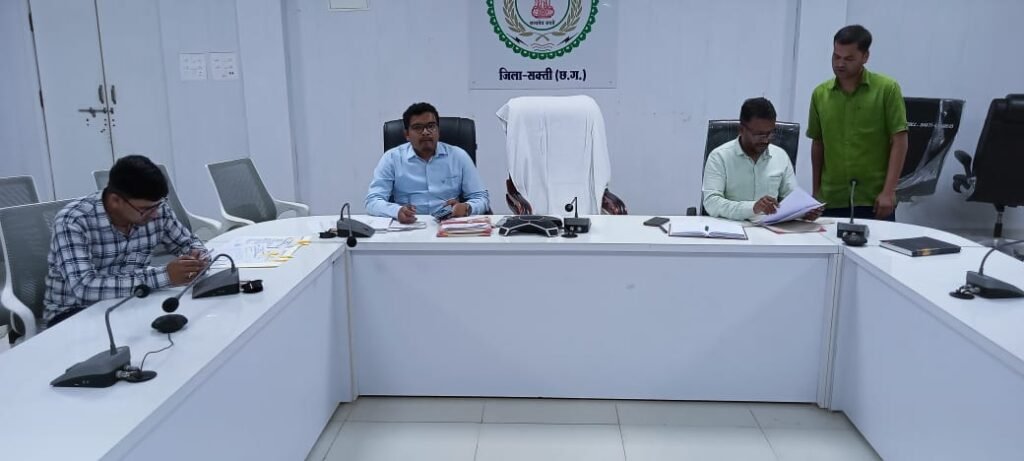 देश की सर्वोच्च संसद के चुनाव की तैयारीया- शक्ति जिले में चुनाव आचार संहिता संबंधित शिकायतों के लिए दूरभाष क्रमांक 8103469317 पर की जा सकती है शिकायत, सरकारी चुनाव कंट्रोल रूम की हुई स्थापना, जिले में दिव्यांगजन एवं थर्ड जेंडर के लिए स्वीप कार्यक्रम संपन्न kshititech