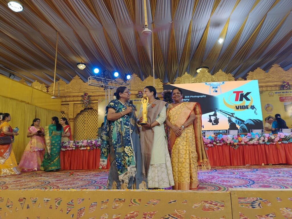 अरुणा हुई सम्मानित-अखिल भारतीय मारवाड़ी महिला सम्मेलन के तीन दिवसीय राष्ट्रीय अधिवेशन में सम्मानित हुई शक्ति शाखा अध्यक्ष अरुणा अग्रवाल,अलग-अलग सात पुरस्कारो से नवाजी गई, तो वहीं शाखा को भी सक्रियता के लिए मिला सम्मान,पारसनाथ में आयोजित था तीन दिवसीय अधिवेशन,अरुणा ने कहा- यह सम्मान मेरी बहनों को समर्पित अरुणा हुई सम्मानित-अखिल भारतीय मारवाड़ी महिला सम्मेलन के तीन दिवसीय राष्ट्रीय अधिवेशन में सम्मानित हुई शक्ति शाखा अध्यक्ष अरुणा अग्रवाल,अलग-अलग सात पुरस्कारो से नवाजी गई, तो वहीं शाखा को भी सक्रियता के लिए मिला सम्मान,पारसनाथ में आयोजित था तीन दिवसीय अधिवेशन,अरुणा ने कहा- यह सम्मान मेरी बहनों को समर्पित kshititech