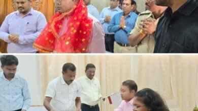 कलेक्टर नूपुर ने सौपी जिले की कमान नवनियुक्त कलेक्टर टोपनो को,पदभार देते नूपुर के चेहरे पर छाई रही उदासी, नए जिले को संवारने में अहम भूमिका निभाई थी नूपुर ने, नवनियुक्त कलेक्टर अमृत विकास ने जिले की आदि शक्ति मां चंद्रहासिनी देवी के दर्शन कर शुरुआत की अपने प्रशासनिक कार्यों की, शक्ति पहुंचकर लोकसभा चुनाव की तैयारीयो के लीअहम बैठक, कलेक्टर से मिलने वालों की लगी भीड़ kshititech