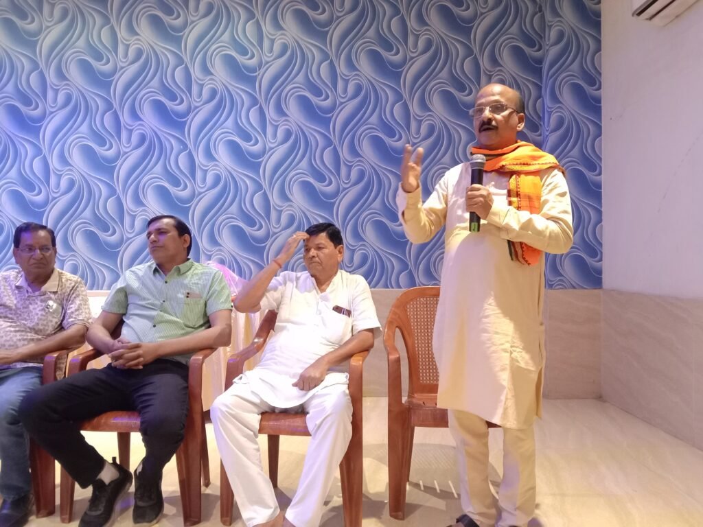 शक्ति में खुलेगा केंद्रीय विद्यालय- भाजपा व्यापारियों के साथ कभी भी अन्याय एवं अत्याचार को नहीं करती बर्दाश्त, व्यापारी हितों को सदैव संरक्षण दिया है बीजेपी ने,शक्ति की हटरी धर्मशाला में पूर्व नेता प्रतिपक्ष नारायण चंदेल ने कहा- शक्ति क्षेत्र का सौभाग्य की भाजपा ने लोकसभा के लिए बनाया शक्ति से प्रत्याशी, प्रत्याशी कमलेश जांगड़े ने कहा- मैं आपके क्षेत्र की बेटी एवं बहू, करूंगी सदैव आप सभी की सेवा एवं क्षेत्र का विकास kshititech