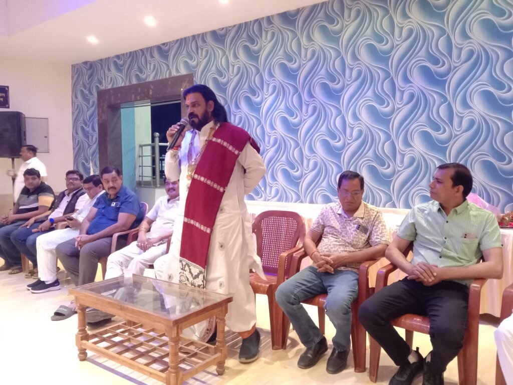 शक्ति में खुलेगा केंद्रीय विद्यालय- भाजपा व्यापारियों के साथ कभी भी अन्याय एवं अत्याचार को नहीं करती बर्दाश्त, व्यापारी हितों को सदैव संरक्षण दिया है बीजेपी ने,शक्ति की हटरी धर्मशाला में पूर्व नेता प्रतिपक्ष नारायण चंदेल ने कहा- शक्ति क्षेत्र का सौभाग्य की भाजपा ने लोकसभा के लिए बनाया शक्ति से प्रत्याशी, प्रत्याशी कमलेश जांगड़े ने कहा- मैं आपके क्षेत्र की बेटी एवं बहू, करूंगी सदैव आप सभी की सेवा एवं क्षेत्र का विकास kshititech