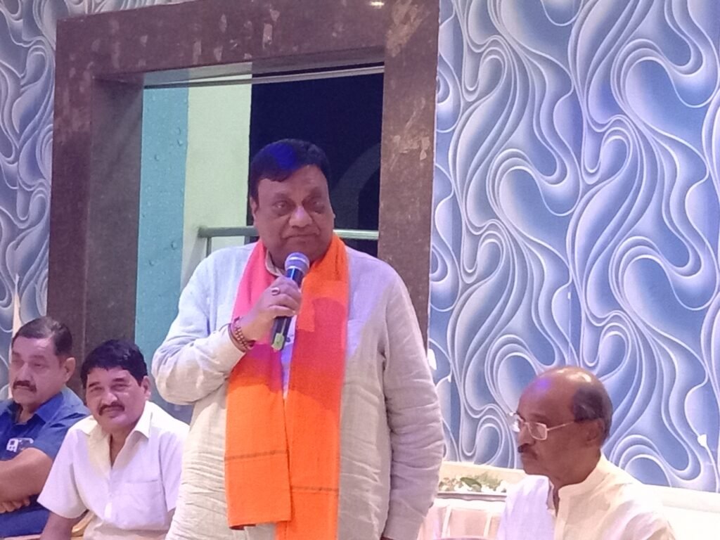 शक्ति में खुलेगा केंद्रीय विद्यालय- भाजपा व्यापारियों के साथ कभी भी अन्याय एवं अत्याचार को नहीं करती बर्दाश्त, व्यापारी हितों को सदैव संरक्षण दिया है बीजेपी ने,शक्ति की हटरी धर्मशाला में पूर्व नेता प्रतिपक्ष नारायण चंदेल ने कहा- शक्ति क्षेत्र का सौभाग्य की भाजपा ने लोकसभा के लिए बनाया शक्ति से प्रत्याशी, प्रत्याशी कमलेश जांगड़े ने कहा- मैं आपके क्षेत्र की बेटी एवं बहू, करूंगी सदैव आप सभी की सेवा एवं क्षेत्र का विकास kshititech