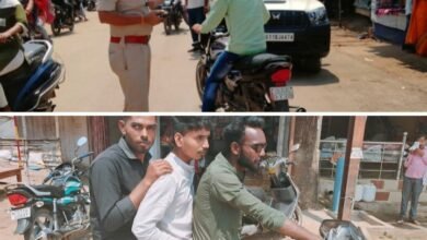 सावधान-शक्ति में यातायात विभाग की कार्रवाई से बचना है तो करें यातायात के नियमों का पालन, जिले के पुलिस यातायात प्रभारी ने होली पर्व पर तीन सवारी बाइक चलाने वालों पर करी कारवाई शहर में बेतरतीब पार्किंग वालों पर भी यातायात विभाग बरसा जमकर, कहां- बार-बार समझाइश के बाद भी करते हैं आप गलतियां सावधान-शक्ति में यातायात विभाग की कार्रवाई से बचना है तो करें यातायात के नियमों का पालन, जिले के पुलिस यातायात प्रभारी ने होली पर्व पर तीन सवारी बाइक चलाने वालों पर करी कारवाई शहर में बेतरतीब पार्किंग वालों पर भी यातायात विभाग बरसा जमकर, कहां- बार-बार समझाइश के बाद भी करते हैं आप गलतियां kshititech