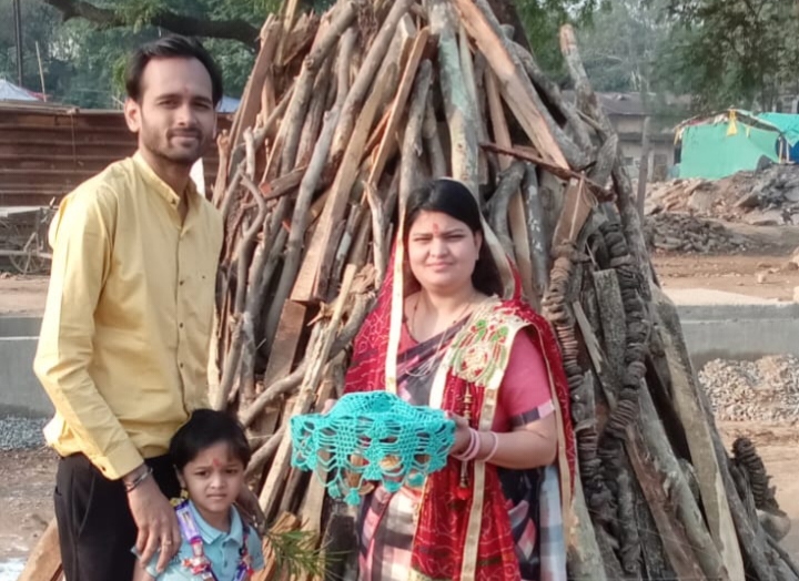 शक्ति शहर में होलीका दहन दिवस हुई पूजा- अर्चना, शहर के बुधवारी बाजार,हटरी चौक एवं मातमणि स्थल अग्रसेन चौक में होगा होलिका दहन, बुधवारी बाजार एवं मातमणि स्थल में 24 मार्च की रात्रि 11:15 बजे किया जाएगा विधिवत होलिका दहन का कार्यक्रम, सामाजिक कार्यकर्ता सुंदर कथूरिया एवं राजू देवकरण नव दी जानकारी, पुलिस प्रशासन भी होली पर्व को लेकर है अलर्ट शक्ति शहर में होलीका दहन दिवस हुई पूजा- अर्चना, शहर के बुधवारी बाजार,हटरी चौक एवं मातमणि स्थल अग्रसेन चौक में होगा होलिका दहन, बुधवारी बाजार एवं मातमणि स्थल में 24 मार्च की रात्रि 11:15 बजे किया जाएगा विधिवत होलिका दहन का कार्यक्रम, सामाजिक कार्यकर्ता सुंदर कथूरिया एवं राजू देवकरण नव दी जानकारी, पुलिस प्रशासन भी होली पर्व को लेकर है अलर्ट kshititech