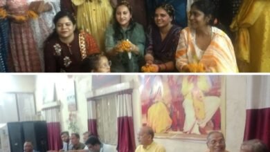 खरसिया की गायत्री शक्तिपीठ में फूलों की होली से मना होली मिलन समारोह, मुख्य ट्रस्टी सुरेश कबूलपुरिया ने कहा- सभी सदस्यों के सहयोग से मंदिर प्रबंधन की व्यवस्था में हो रहा विस्तार, नवरात्रि पर्व पर होगा बड़ा धार्मिक आयोजन,तीन-तीन देवियां विराजमान है शक्तिपीठ परिसर में kshititech