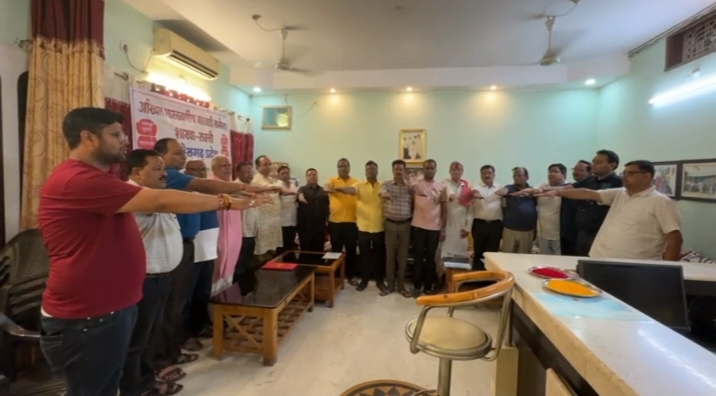 शत प्रतिशत मतदान की शपथ-30 मार्च को अखिल भारतवर्षीय मारवाड़ी सम्मेलन शक्ति शाखा ने किया होली मिलन समारोह का आयोजन, स्वीप कार्यक्रम के तहत सदस्यों ने ली शत प्रतिशत मतदान की शपथ, राष्ट्रीय नेतृत्व द्वारा प्रेषित आजीवन सदस्यता प्रमाण पत्र का हुआ वितरण, शक्ति के होटल गिरिराज जैन बसेरा में संपन्न हुआ कार्यक्रम शत प्रतिशत मतदान की शपथ-30 मार्च को अखिल भारतवर्षीय मारवाड़ी सम्मेलन शक्ति शाखा ने किया होली मिलन समारोह का आयोजन, स्वीप कार्यक्रम के तहत सदस्यों ने ली शत प्रतिशत मतदान की शपथ, राष्ट्रीय नेतृत्व द्वारा प्रेषित आजीवन सदस्यता प्रमाण पत्र का हुआ वितरण, शक्ति के होटल गिरिराज जैन बसेरा में संपन्न हुआ कार्यक्रम kshititech