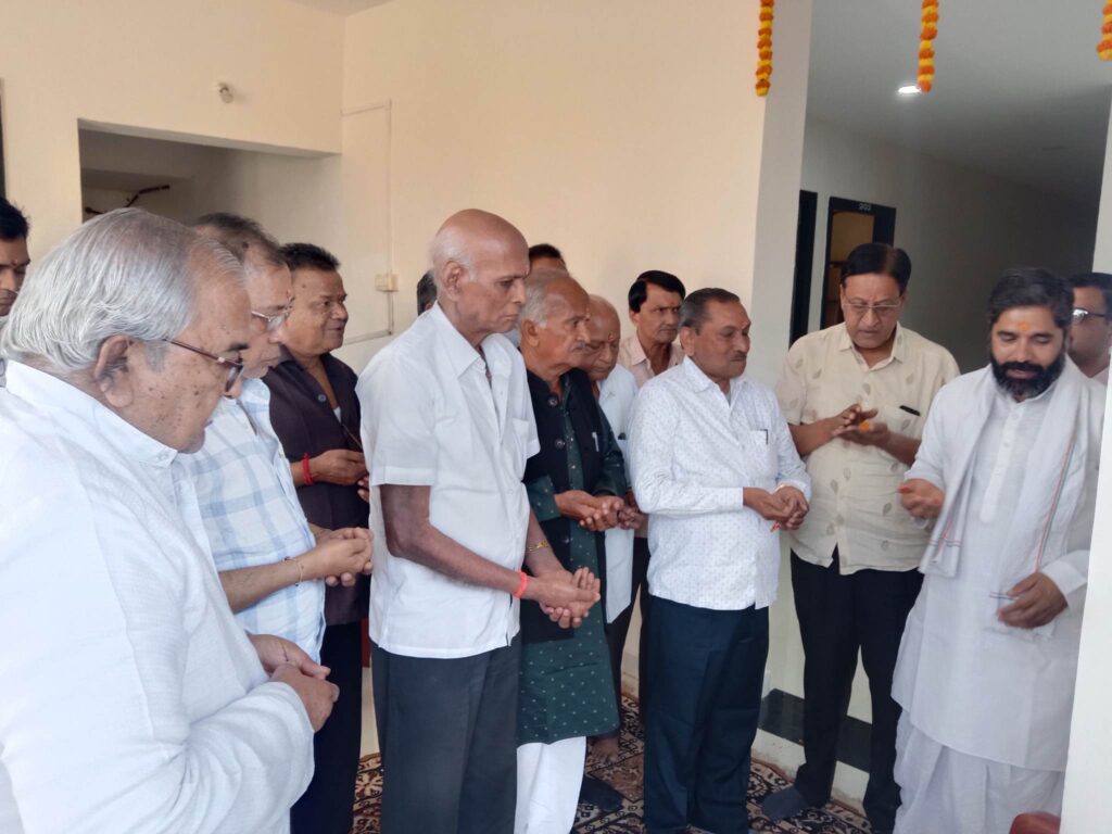 शक्ति की प्रतिष्ठित जन सेवा समिति (हटरी धर्मशाला) के नए अध्यक्ष बनाए गए CA नीरज अग्रवाल, 23 मार्च को संपन्न प्रबंधन समिति की बैठक में हुआ निर्णय, कोरोना काल में जन सेवा समिति ने किए सेवा के काम तो वही राष्ट्रीय पर्व का आयोजन कर किया ध्वजारोहण, शक्ति आंचल की पुरानी प्रतिष्ठित संस्था है जन सेवा समिति शक्ति की प्रतिष्ठित जन सेवा समिति (हटरी धर्मशाला) के नए अध्यक्ष बनाए गए CA नीरज अग्रवाल, 23 मार्च को संपन्न प्रबंधन समिति की बैठक में हुआ निर्णय, कोरोना काल में जन सेवा समिति ने किए सेवा के काम तो वही राष्ट्रीय पर्व का आयोजन कर किया ध्वजारोहण, शक्ति आंचल की पुरानी प्रतिष्ठित संस्था है जन सेवा समिति kshititech