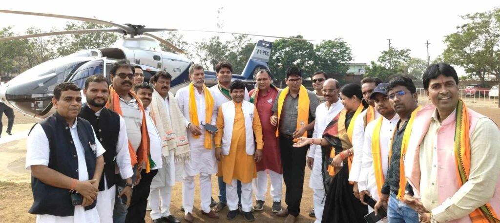 भाजपा प्रवेश की मची होड़-कांग्रेस के जनपद अध्यक्ष राजेश हो गए भाजपा के, 18 मार्च को सैकड़ो कांग्रेसियों ने किया भाजपा प्रवेश,राजा धर्मेंद्र बहादुर सिंह ने समर्थकों के साथ किया भाजपा प्रवेश तो वहीं शक्ति के नरेश अग्रवाल प्रिंस को ओपी चौधरी ने बनाया भाजपा का गमछा, नरेश को भाजपा अध्यक्ष किरण देव ने कहा- बहुत सुना है आपका नाम, आने वाले दिनों में कांग्रेस के और बड़े चेहरे हो सकते हैं भाजपा में शामिल kshititech