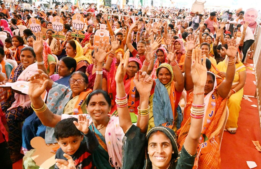 राममंदिर की प्राण -प्रतिष्ठा का न्योता ठुकराना भगवान राम के ननिहाल और माता शबरी की धरती छत्तीसगढ़ का घोर अपमान है - प्रधानमंत्री नरेंद्र मोदी, नेता प्रतिपक्ष महंत के सर फोड़ने वाले बयान पर मोदी ने कहा- मेरे साथ देश की 140 करोड़ जनता, कोई मेरा कुछ नहीं बिगाड़ सकता राममंदिर की प्राण -प्रतिष्ठा का न्योता ठुकराना भगवान राम के ननिहाल और माता शबरी की धरती छत्तीसगढ़ का घोर अपमान है - प्रधानमंत्री नरेंद्र मोदी, नेता प्रतिपक्ष महंत के सर फोड़ने वाले बयान पर मोदी ने कहा- मेरे साथ देश की 140 करोड़ जनता, कोई मेरा कुछ नहीं बिगाड़ सकता kshititech